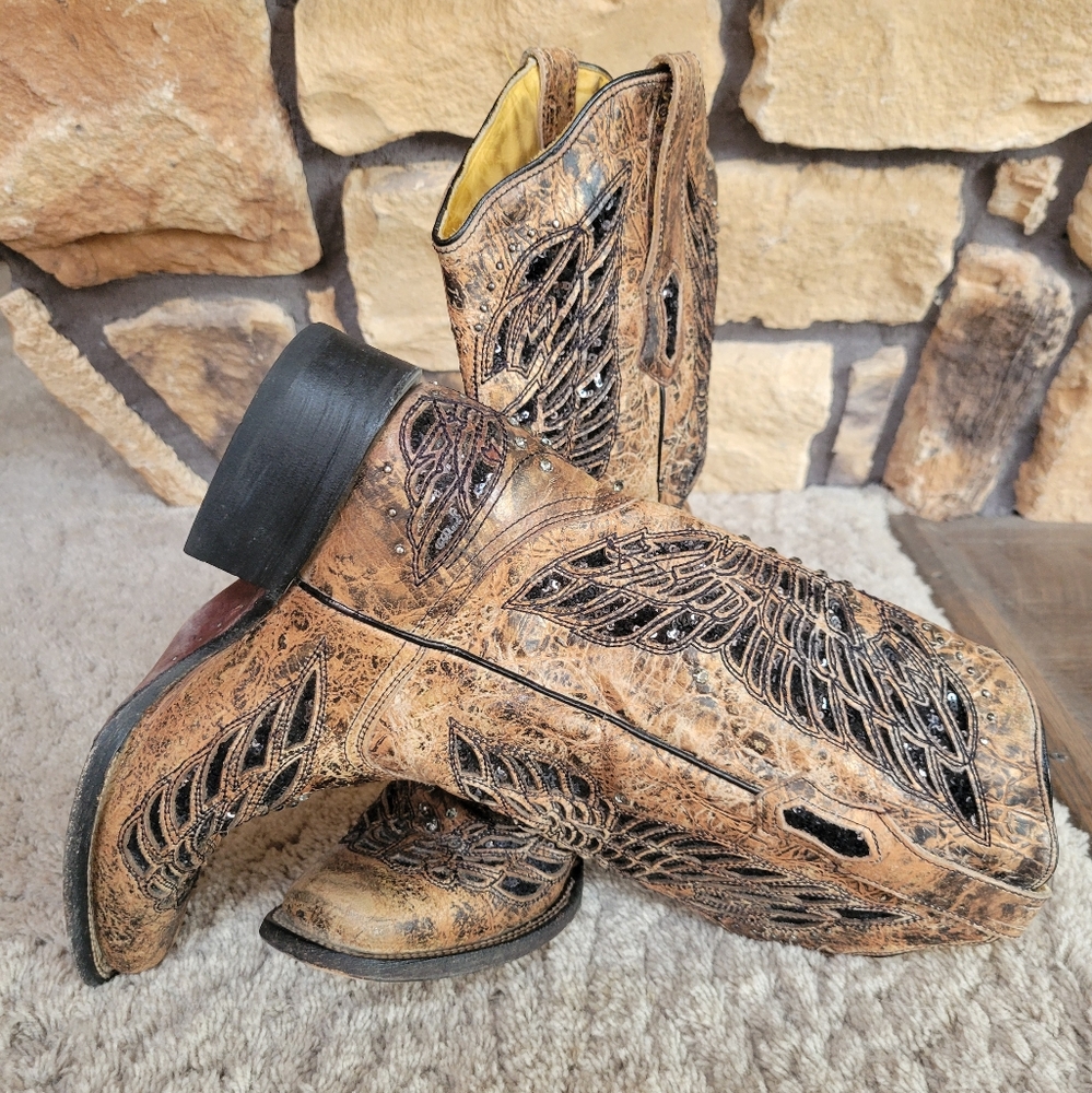 Rustic Tan Leather Cowboy Boots